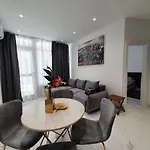 Lavin 아파트 *